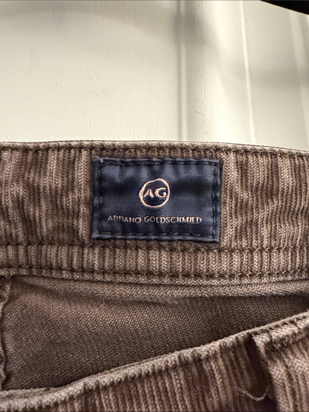 AG Adriano Goldschmied The Matchbox Slim Straight Corduroy Pants Size 33 - Picture 2 of 8
